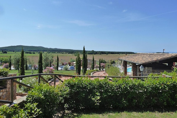 Foto van Antico Borgo Casalappi, appartementen in Campiglia Marittima - GardenSummer