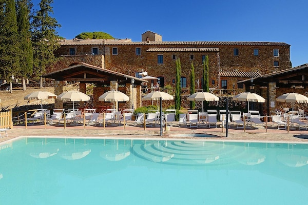 Foto van Antico Borgo Casalappi, appartementen in Campiglia Marittima - PoolOfHouse
