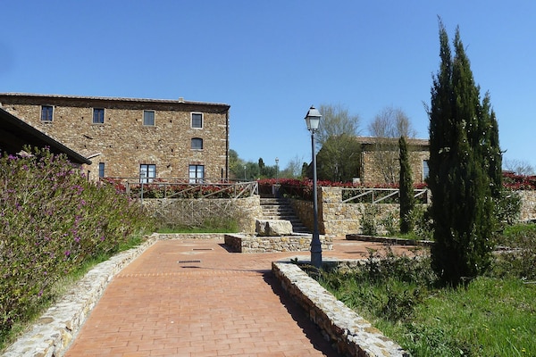 Foto van Antico Borgo Casalappi, appartementen in Campiglia Marittima - HallReception