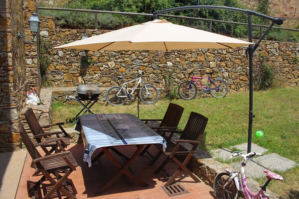 Foto van Antico Borgo Casalappi, appartementen in Campiglia Marittima - GardenSummer