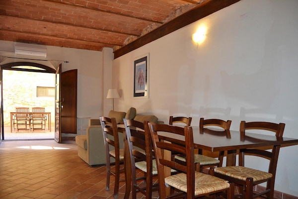 Foto van Antico Borgo Casalappi, appartementen in Campiglia Marittima - DiningRoom