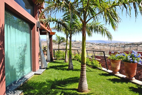 Foto van Villa Canela, Maspalomas - Vakantiehuis in San Bartolomé de Tirajana - GardenSummer