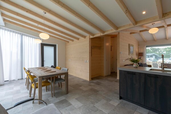 Foto van Aantrekkelijke woning met terras - Vakantiehuis in Callantsoog - DiningRoom