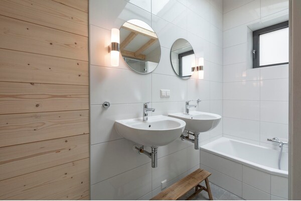 Foto van Aantrekkelijke woning met terras - Vakantiehuis in Callantsoog - BathRoom