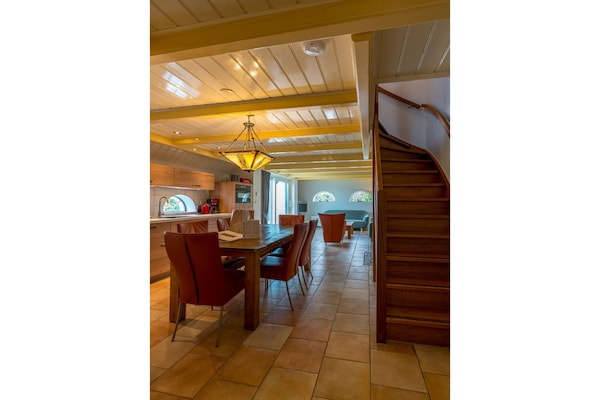 Foto van Heerlijk huis op Texel vlakbij zee - Vakantiehuis in Oost-Texel - Kitchen