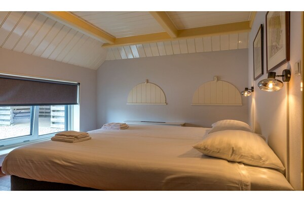 Foto van Heerlijk huis op Texel vlakbij zee - Vakantiehuis in Oost-Texel - BedRoom