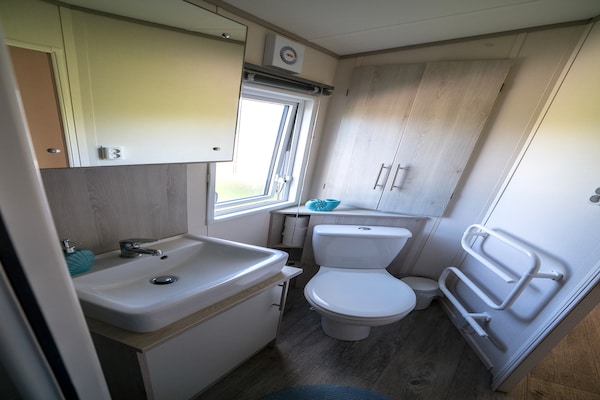 Foto van Chalet in Oostkapelle bij het Strand - Vakantiehuis in Oostkapelle - BathRoom