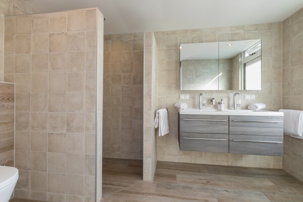 Foto van Vakantiehuis in Zeeland kindvriendelijk - Vakantiehuis in Serooskerke - BathRoom