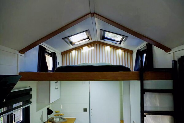 Foto van Tiny House in Hoogersmilde met tuin en parkeergelegenheid - Landing