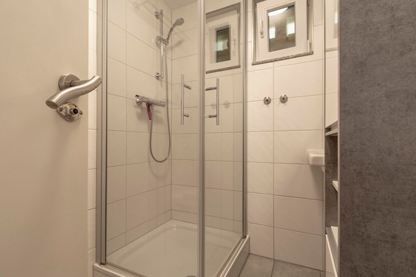 Foto van Ruim Duo bij de Duinen - Vakantiehuis in Sint Maartenszee - BathRoom