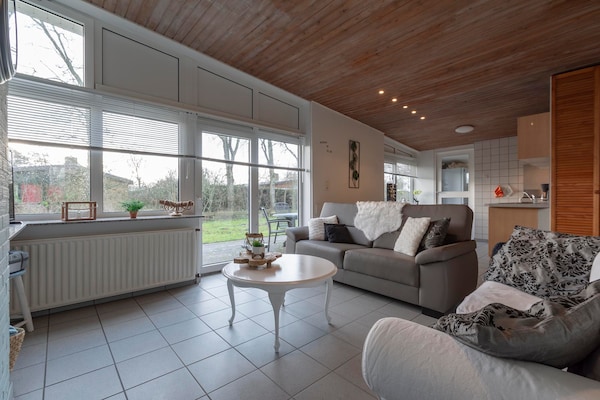 Foto van Ruim Duo bij de Duinen - Vakantiehuis in Sint Maartenszee - LivingRoom