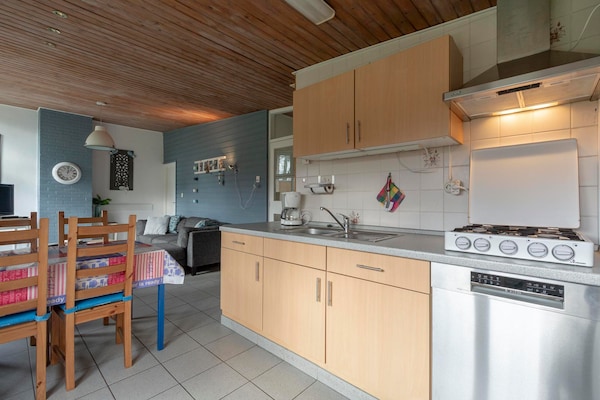 Foto van Ruim Duo bij de Duinen - Vakantiehuis in Sint Maartenszee - Kitchen