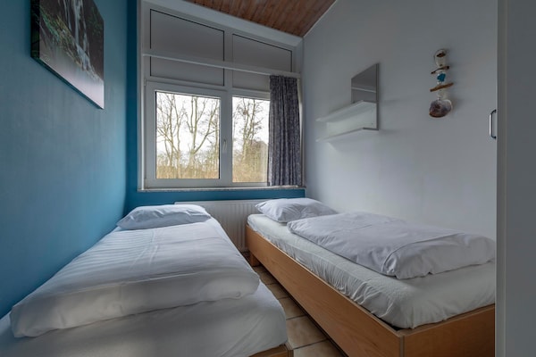 Foto van Ruim Duo bij de Duinen - Vakantiehuis in Sint Maartenszee - BedRoom