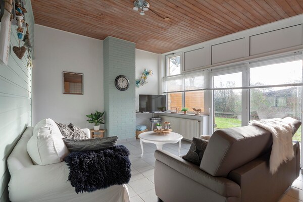 Foto van Ruim Duo bij de Duinen - Vakantiehuis in Sint Maartenszee - LivingRoom