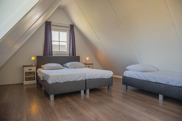 Foto van Rustig verblijf in een villa op het platteland - Vakantiehuis in West-Graftdijk - BedRoom