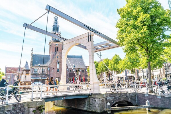 Foto van Traditioneel Nederlands Villaverblijf - Vakantiehuis in West-Graftdijk - AreaSummer1KM