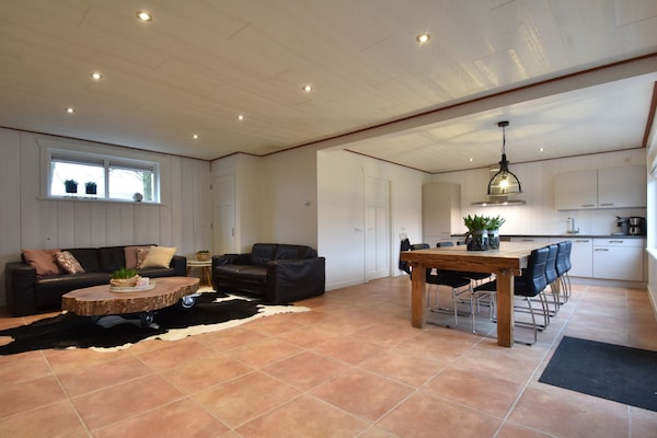 Foto van Vakantiehuis met infraroodsauna in Callantsoog - Vakantiehuis in Callantsoog - LivingRoom