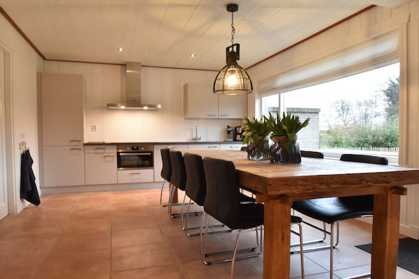 Foto van Vakantiehuis met infraroodsauna in Callantsoog - Vakantiehuis in Callantsoog - DiningRoom