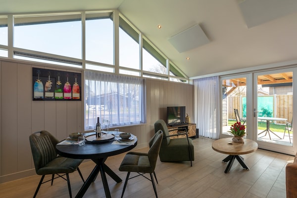 Foto van Wellnesshuis bij de kust met sauna - Vakantiehuis in Julianadorp - LivingRoom