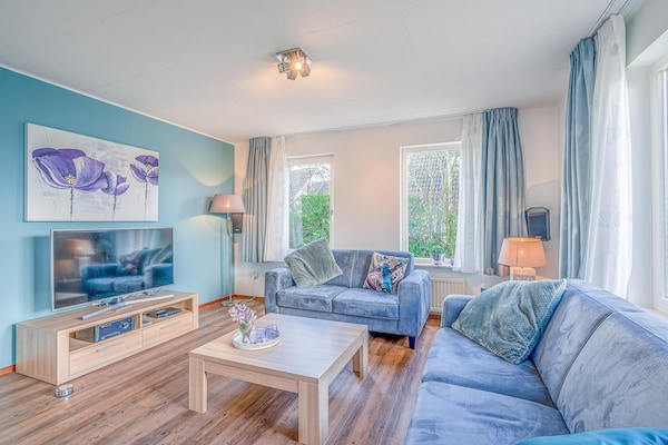 Foto van Sfeervolle villa met stoomcabine en bubbelbad - Vakantiehuis in De Koog - LivingRoom