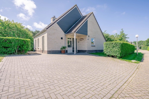 Foto van Sfeervolle villa nabij zee en bos - Vakantiehuis in De Koog - ExteriorSummer
