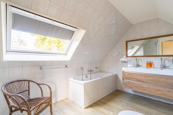 Foto van Sfeervolle villa nabij zee en bos - Vakantiehuis in De Koog - BathRoom