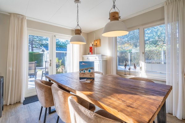Foto van Sfeervolle villa nabij zee en bos - Vakantiehuis in De Koog - LivingRoom