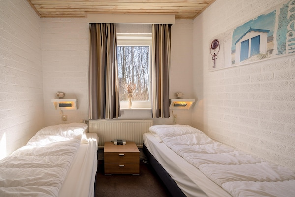 Foto van Sfeervolle vrijstaande bungalow voor 4 personen - Vakantiehuis in De Koog - BedRoom