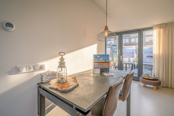 Foto van Sfeervolle 2-persoons vakantiewoning aan de Brink in De Koog - DiningRoom