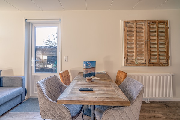 Foto van Sfeervolle 2-persoons vakantiewoning - Vakantiehuis in De Koog - DiningRoom