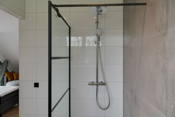 Foto van Bungalow op Texel bij duinenpark - Vakantiehuis in De Koog Texel - BathRoom