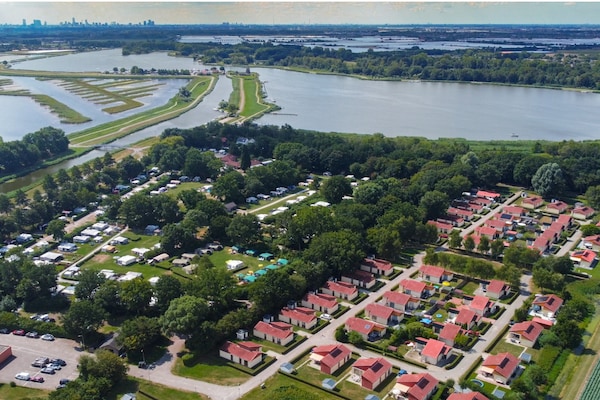 Foto van Wellnessretraite in de natuur - Vakantiehuis in Zevenhuizen - AreaSummer1KM