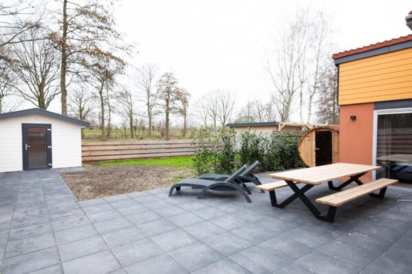 Foto van Vakantiehuis in Zevenhuizen bij Delft - Vakantiehuis in Zevenhuizen - TerraceBalcony