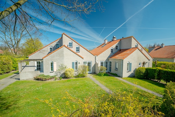 Foto van Vakantiehuis Brouwershaven bij Grevelingenmeer - Vakantiehuis in Brouwershaven - ExteriorSummer