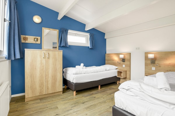 Foto van Ontsnapping aan het meer en sauna - Vakantiehuis in Brouwershaven - BedRoom
