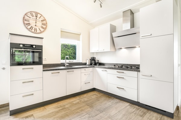 Foto van Ontsnapping aan het meer en sauna - Vakantiehuis in Brouwershaven - Kitchen
