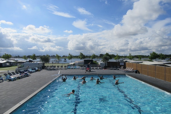 Foto van Villa in Zeeland met privéterras - Vakantiehuis in Kortgene - ParkFacilities