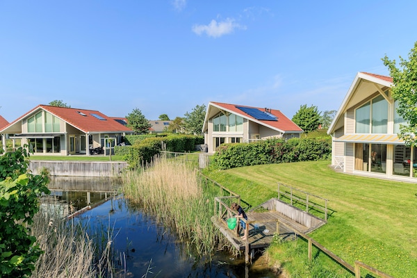 Foto van Villa in Zeeland met privéterras - Vakantiehuis in Kortgene - ExteriorSummer