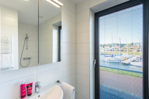 Foto van Appartement in Kamperland bij Veerse Meer - Vakantiehuis in Kamperland - BathRoom