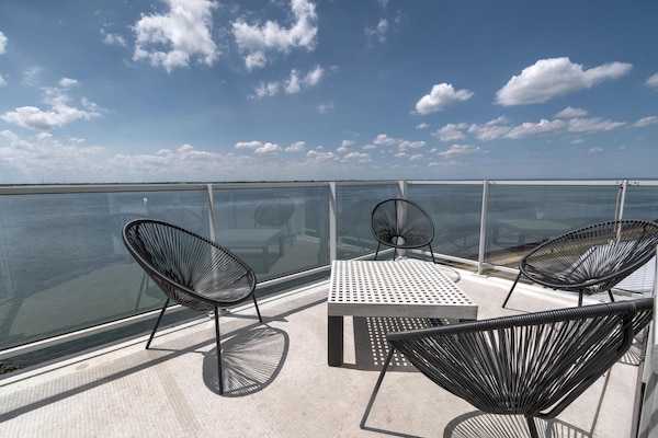Foto van Appartement Scherpenisse bij Oosterschelde - Vakantiehuis in Scherpenisse - TerraceBalcony