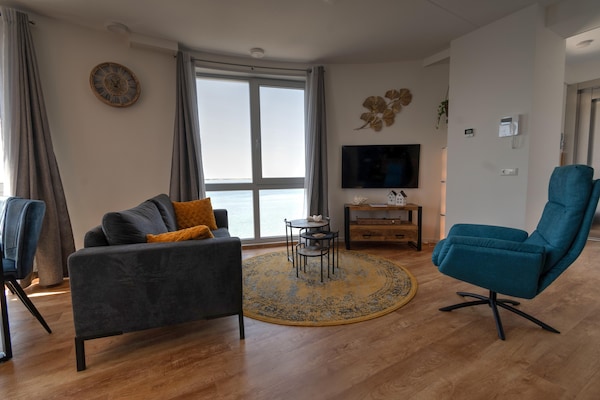 Foto van Appartement Scherpenisse bij Oosterschelde - Vakantiehuis in Scherpenisse - LivingRoom
