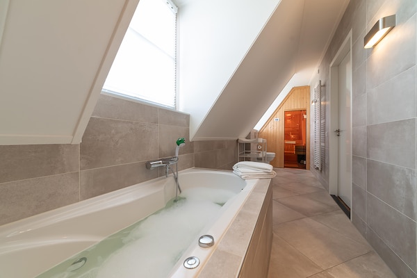 Foto van Vakantiehuis bij Zeeuwse stranden - Vakantiehuis in Colijnsplaat - BathRoom