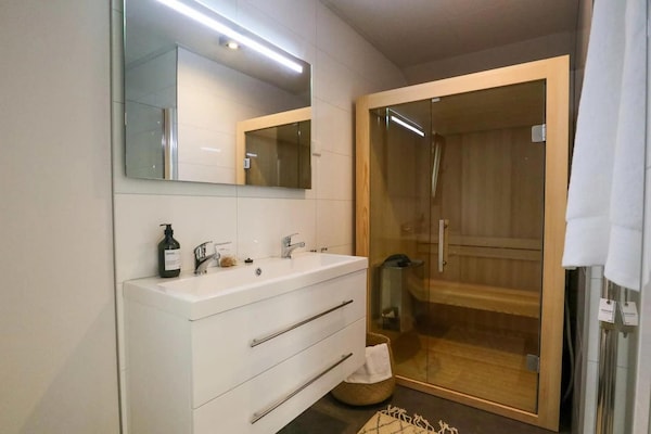 Foto van Privé sauna-lodge in Otterlo - Vakantiehuis in Otterlo - BathRoom