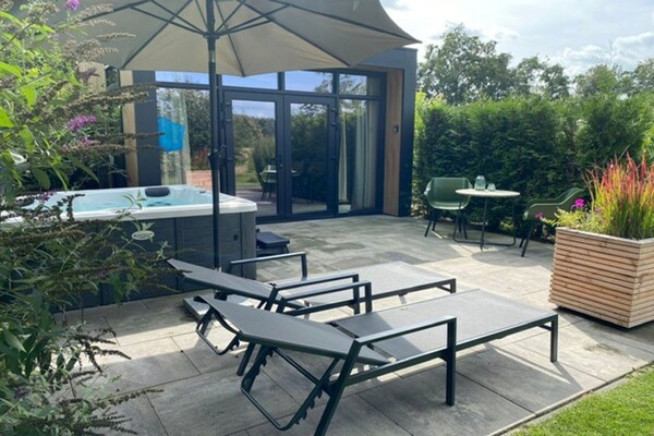 Foto van Privésauna bij Wellness Lodge in Drenthe - Vakantiehuis in Dalerveen - TerraceBalcony