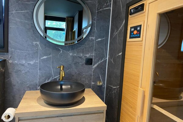 Foto van Privésauna bij Wellness Lodge in Drenthe - Vakantiehuis in Dalerveen - Wellness