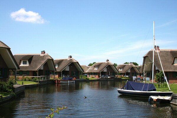 Foto van Ontsnappen aan het meer bij Giethoorn - Vakantiehuis in Wanneperveen - AreaSummer1KM