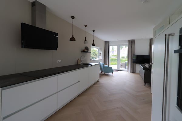 Foto van Privé-bungalow met steiger voor 6 - Vakantiehuis in Makkum - Kitchen