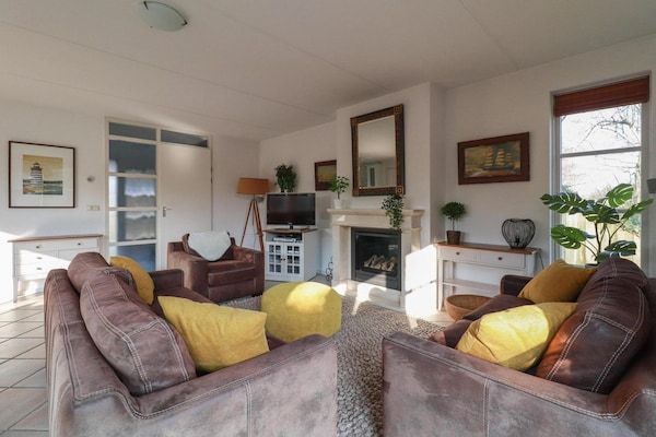 Foto van Sfeervolle duinvilla met sauna - Vakantiehuis in Makkum - LivingRoom