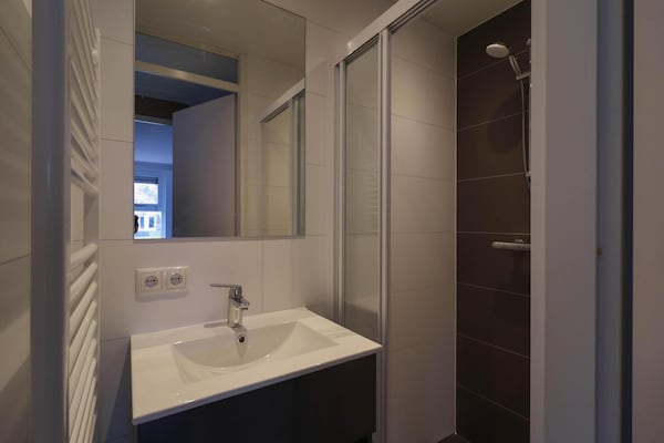 Foto van Premium wellnessvilla aan het water - Vakantiehuis in Makkum - BathRoom