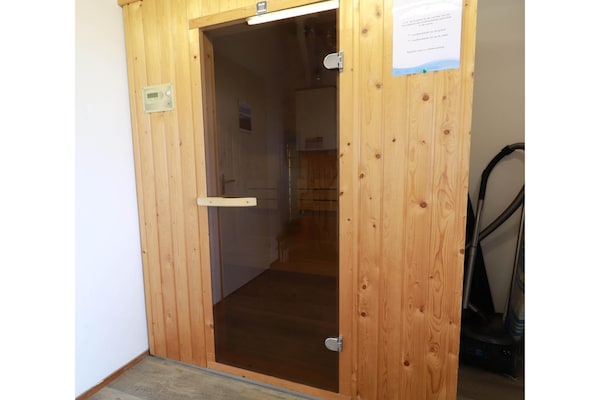 Foto van Premium wellnessvilla aan het water - Vakantiehuis in Makkum - Sauna